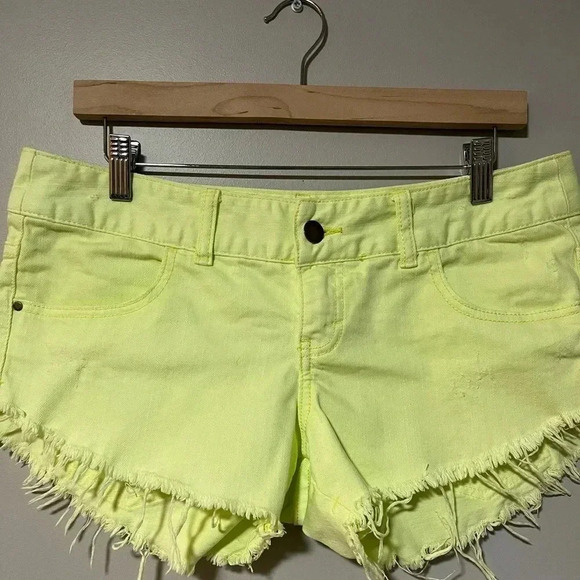 Billabong Laneway Distressed  Denim Cut-Off Shorts - Picture 9 of 12